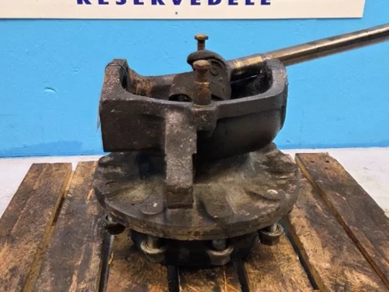 Billede 16 - New Holland LB115B Hjulnav R. 85821290 