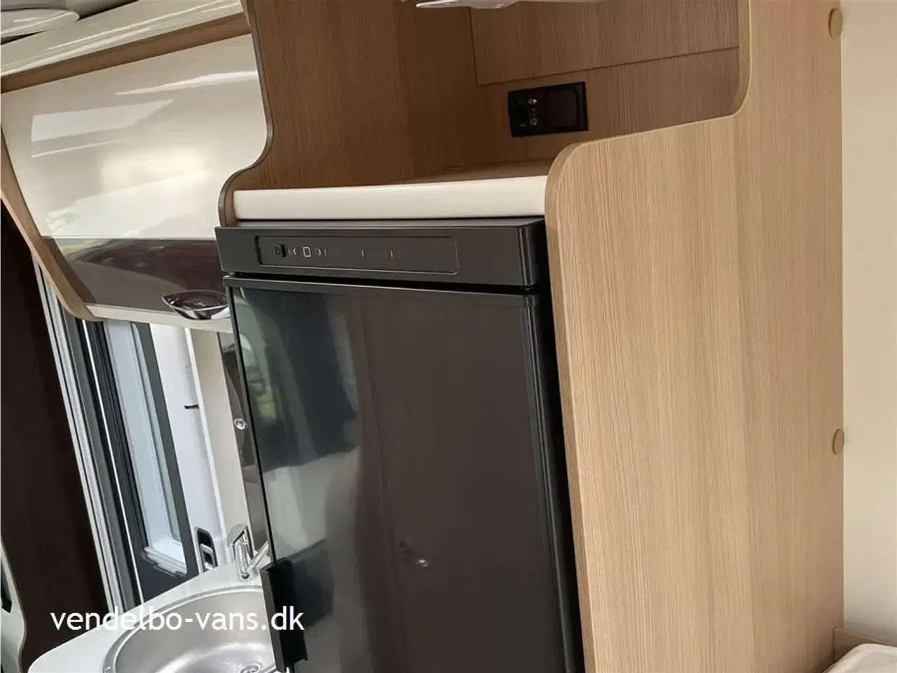 Billede 8 - 2024 - McLouis Mc4 239 Enkeltsenge over garagen og stort skylight over forsæder/ L- siddegruppe