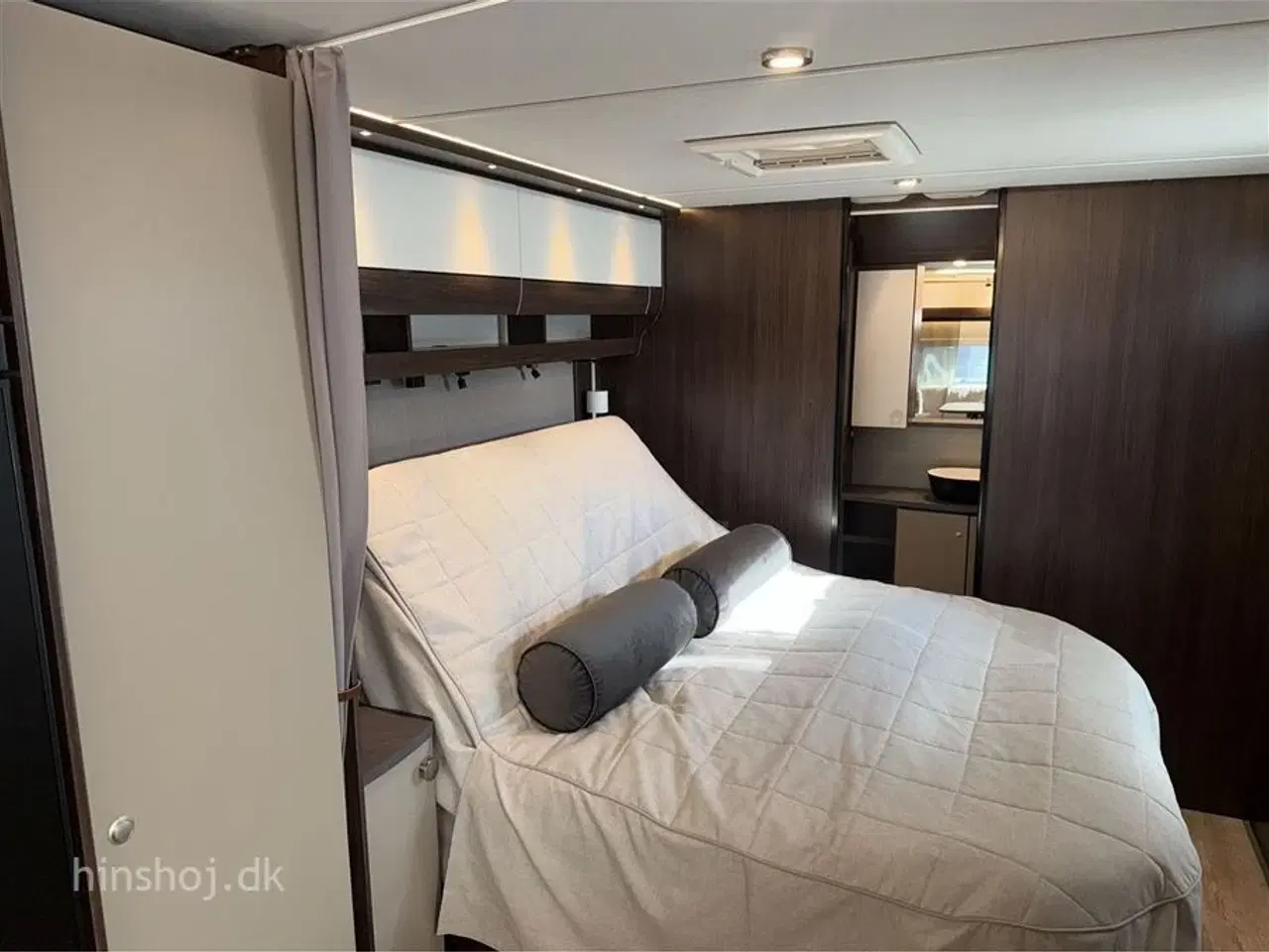 Billede 24 - 2026 - Polar Blueline 620 BQD   Luksus Polar vintervogn med en dejlig fritstående dobbeltseng fra Hinshøj Caravan