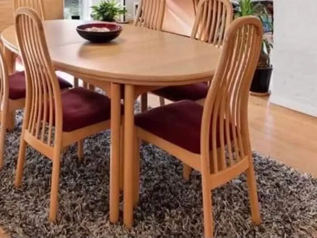 Billede 3 - Spisebord med 8 stole