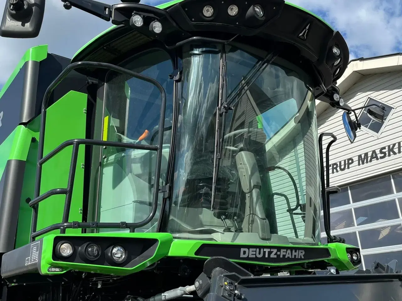Billede 21 - Deutz-Fahr C7206 With 24feed - 7.2m header. New and unused Combine together with 7.2m header