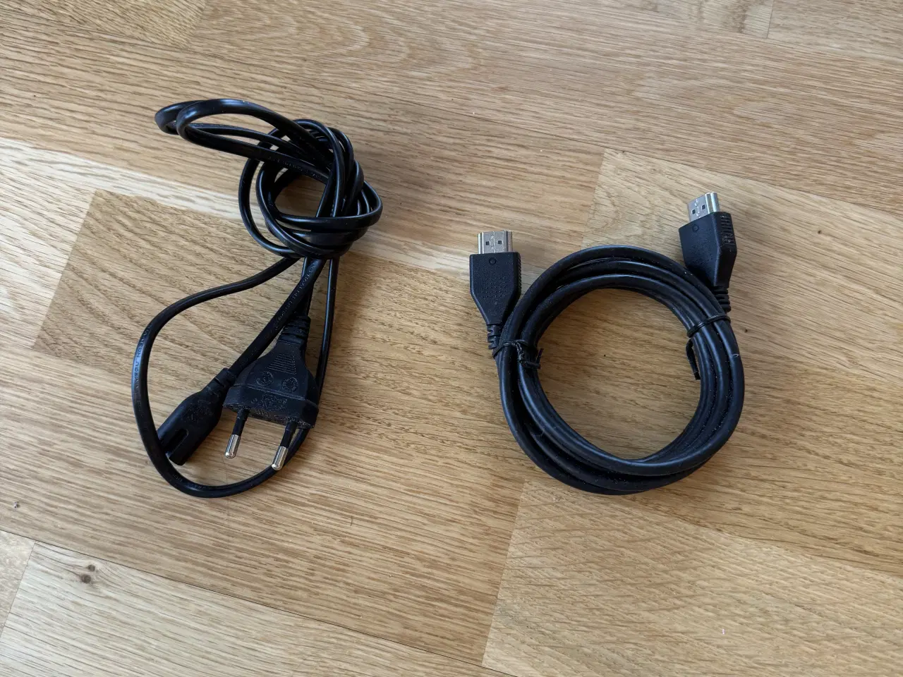 Billede 5 - PlayStation 4 inkl. 2 controller – klar til brug 