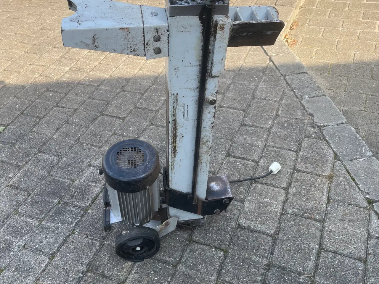 Billede 3 - Jeg sælger Brændekløver Virker perfekt
