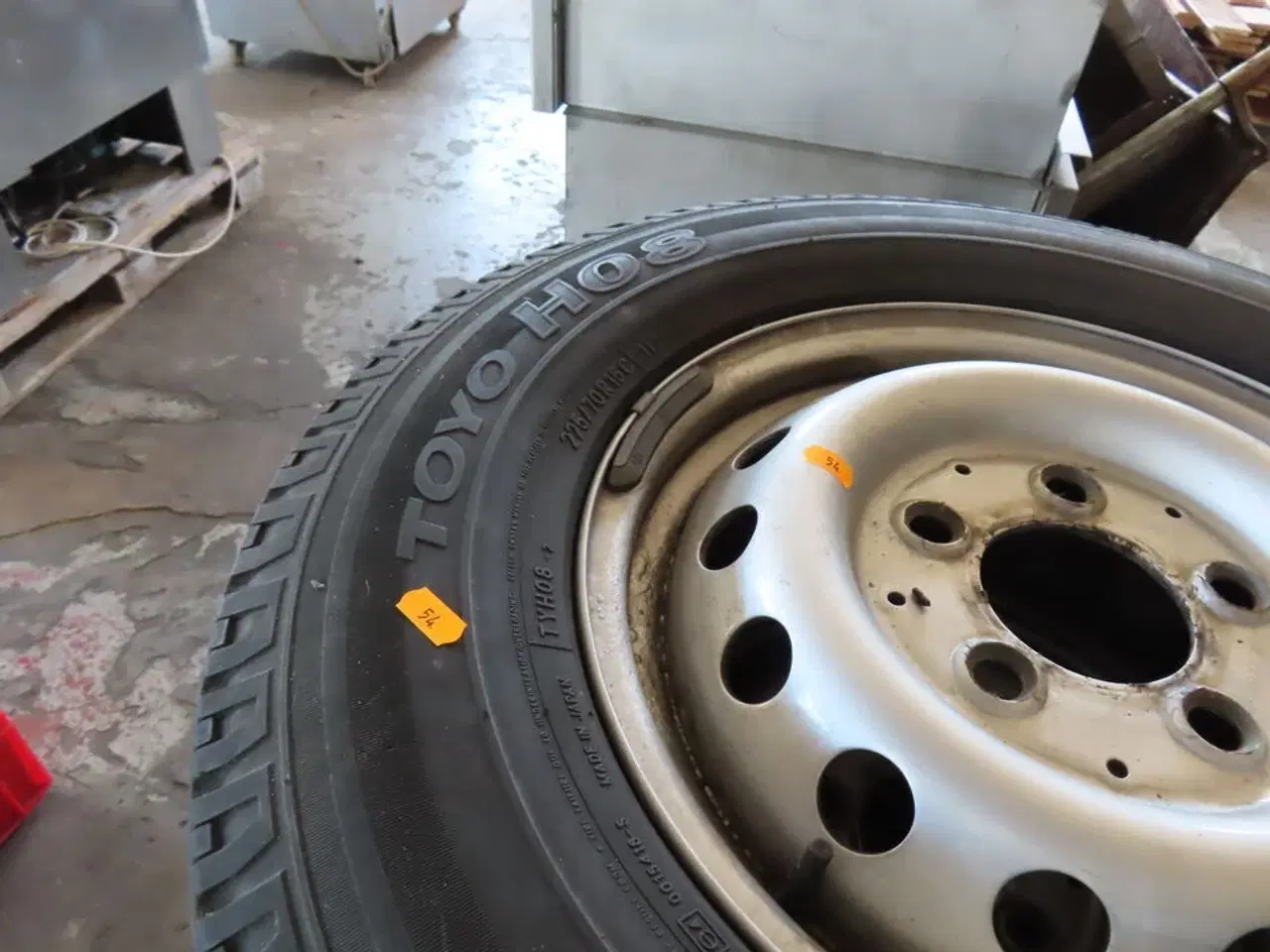 Billede 3 - 4 stk sommerdæk på fælge til VW Crafter (TOYO HO8 dæk)