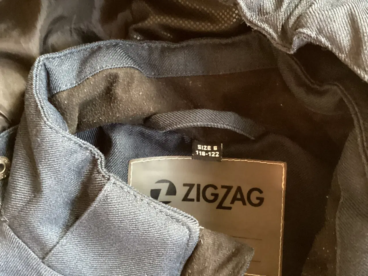 Billede 4 - Mørkeblå zigzag vinterjakke