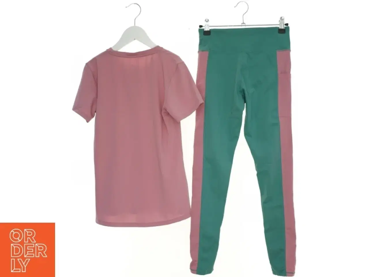 Billede 1 - Gymnastiktøj - Sæt børnetøj fra H&M (str. 152 cm)