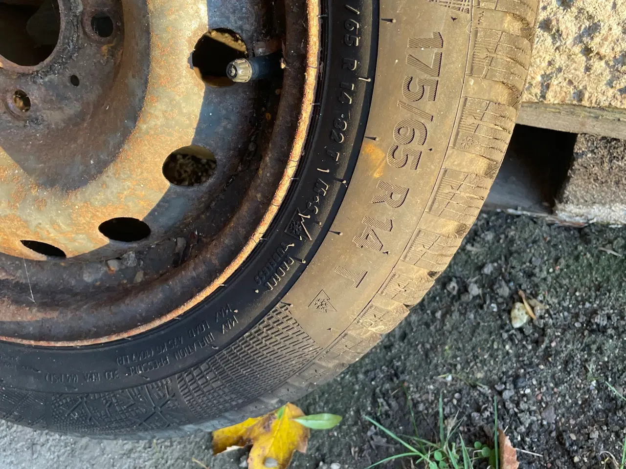Billede 2 - Fælge m/ vinter dæk fælge ikke pæne dæk kørt 500 k