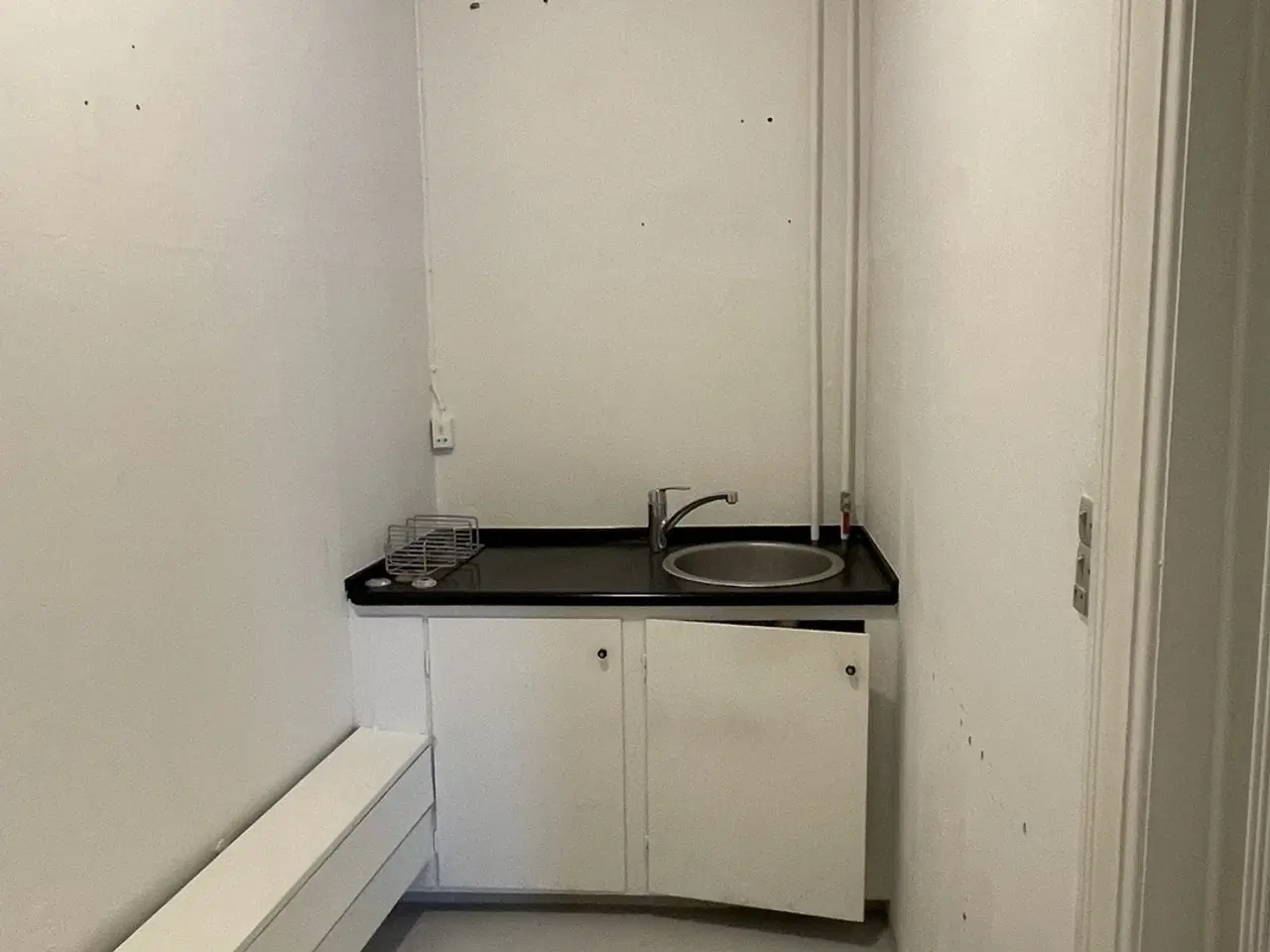 Billede 8 - Flot og synligt erhvervslejemål