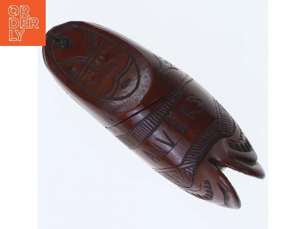 Billede 3 - Udsmykket træskulptur af skildpadde (str. 11 x 4 x 5 cm)