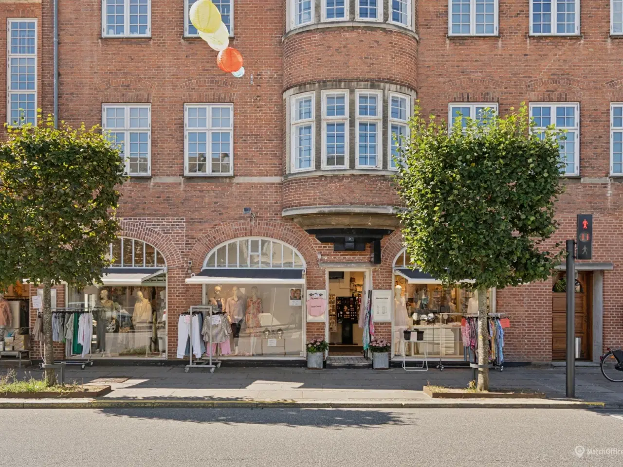 Billede 1 - Optimal eksponering midt på Jægersborg Allé