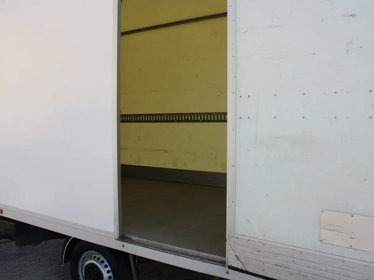 Billede 14 - Iveco Daily 2,3 35S14 Alukasse m/lift AG8