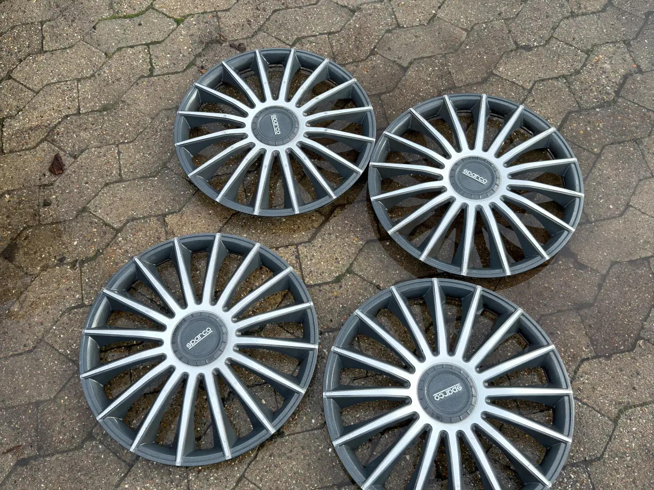 Billede 1 - Hjulkapsler Sparco