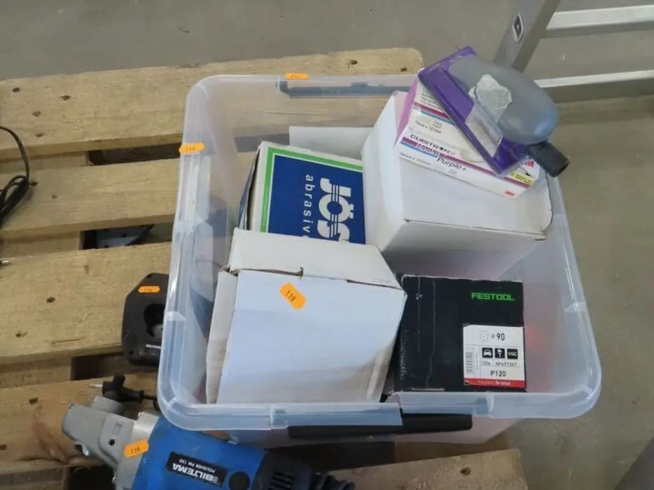 Billede 1 - Kasse med diverse slibepapir samt vinkelsliber