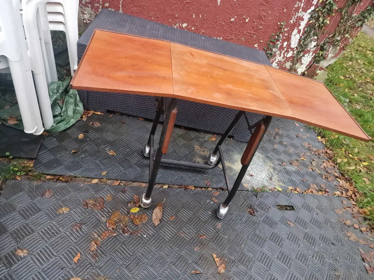 Billede 1 - Klapbord retro til skrivemaskine