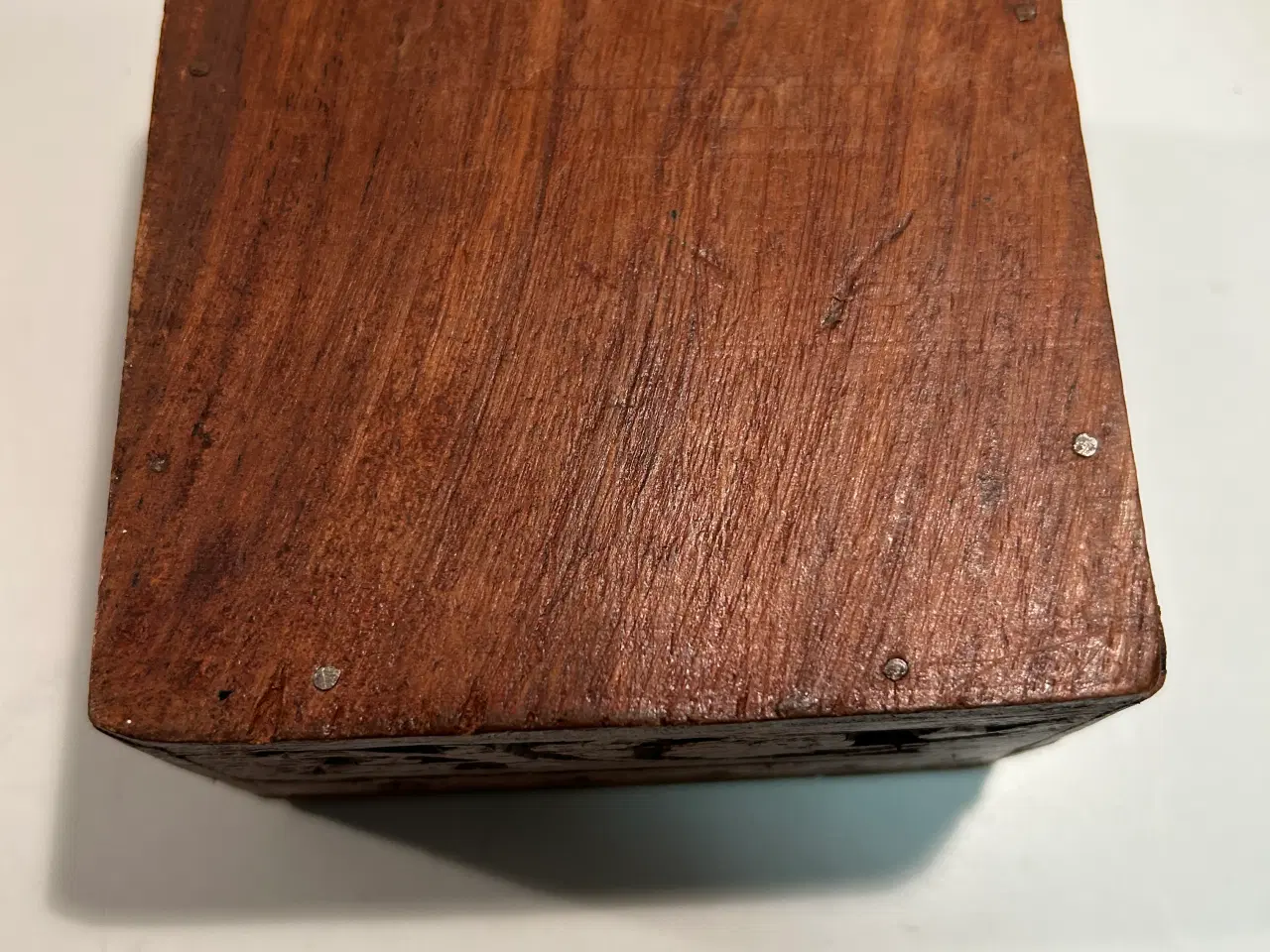 Billede 3 - Træskrin med udskæringer