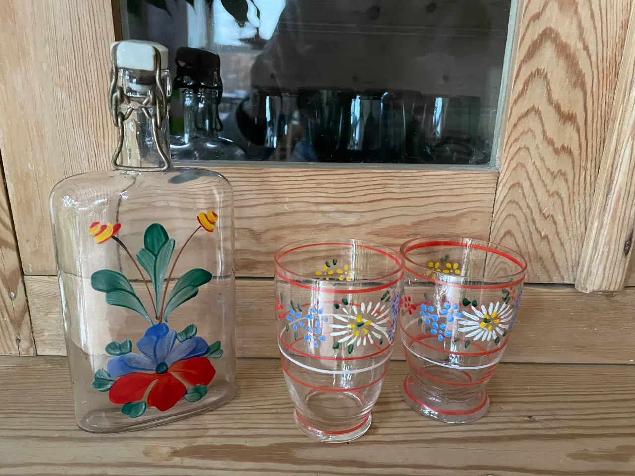 Billede 1 - 2 gamle glas og Patentflaske - håndmalede 