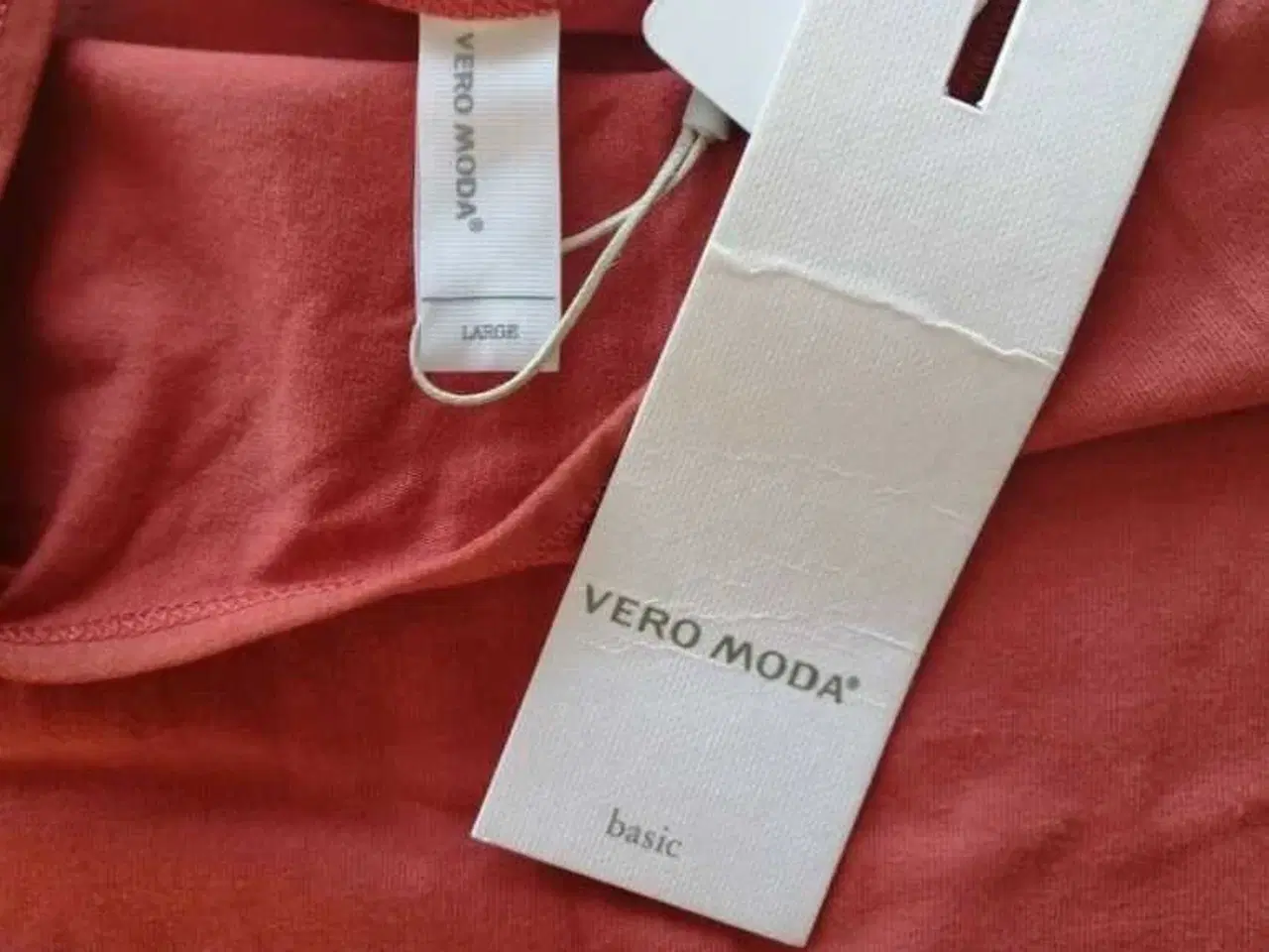 Billede 5 - Top. Vero Moda. Large/40