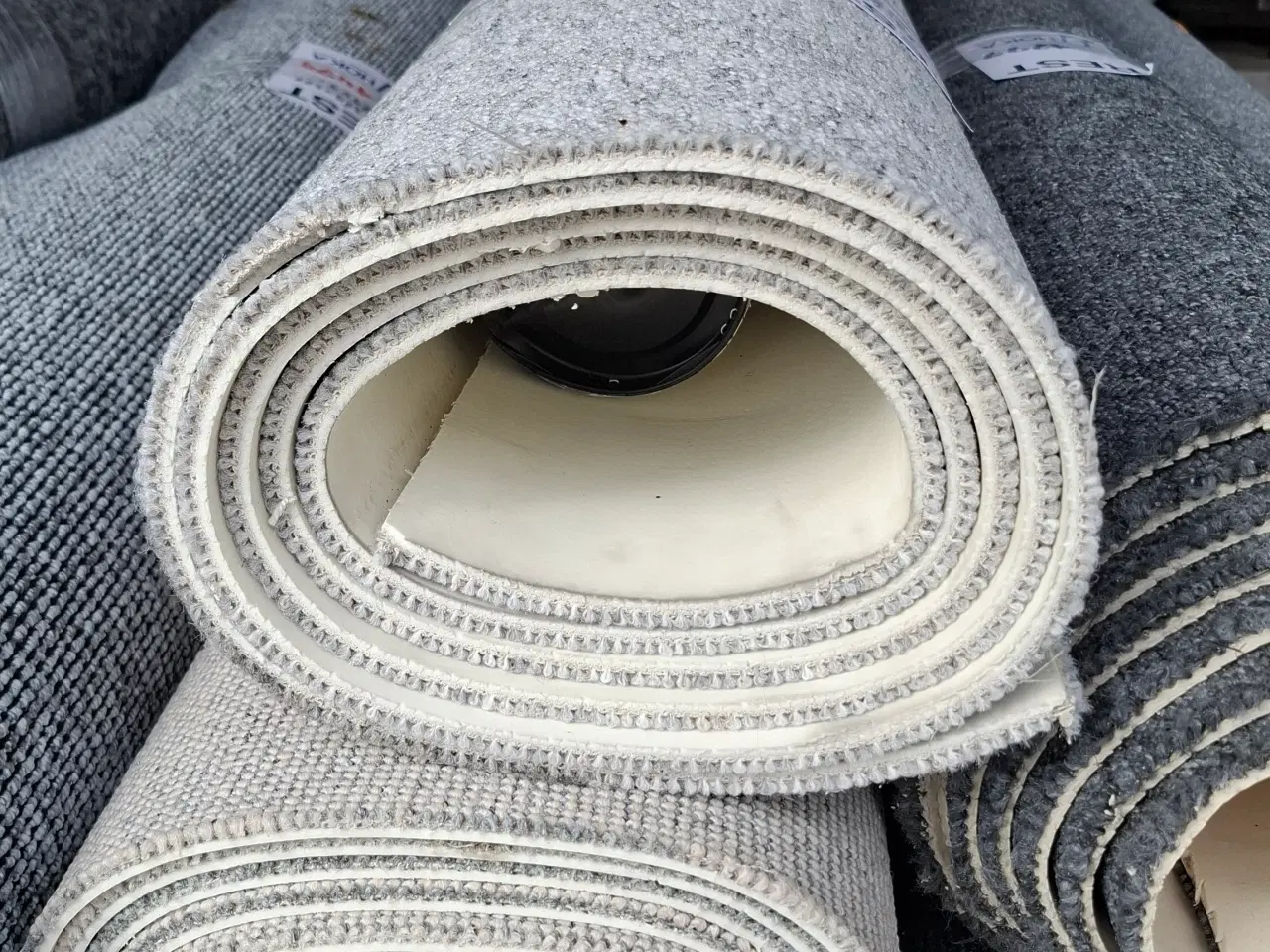 Billede 5 - Gulvtæppe Rester