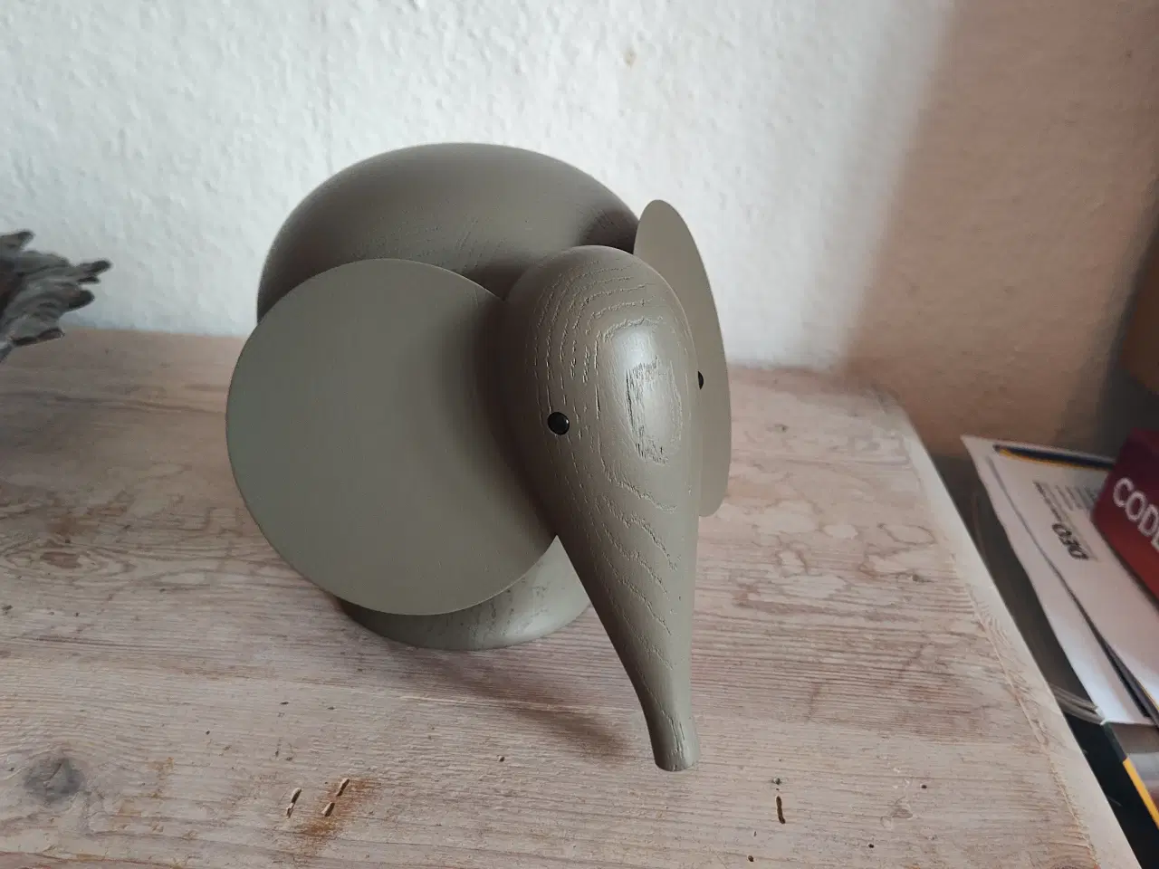 Billede 2 - Woud Nunu Elefant Taupe - Ny pris 1379,-