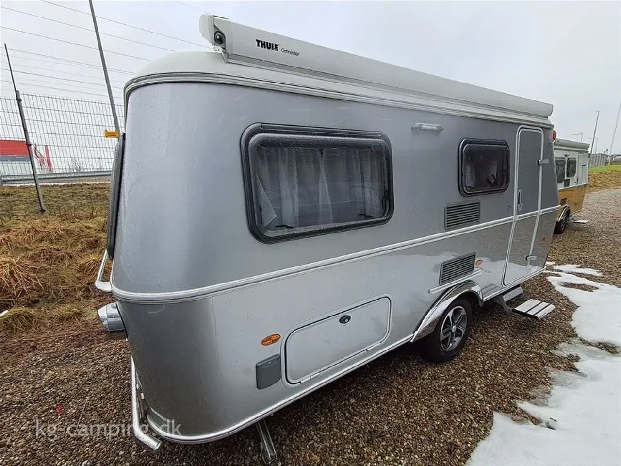 Billede 3 - 2023 - Eriba Touring 542 Legend   TILBUD nu nedsat med kr. 23.400,- | Populær rejsevogn. Spækket med ekstraudstyr!