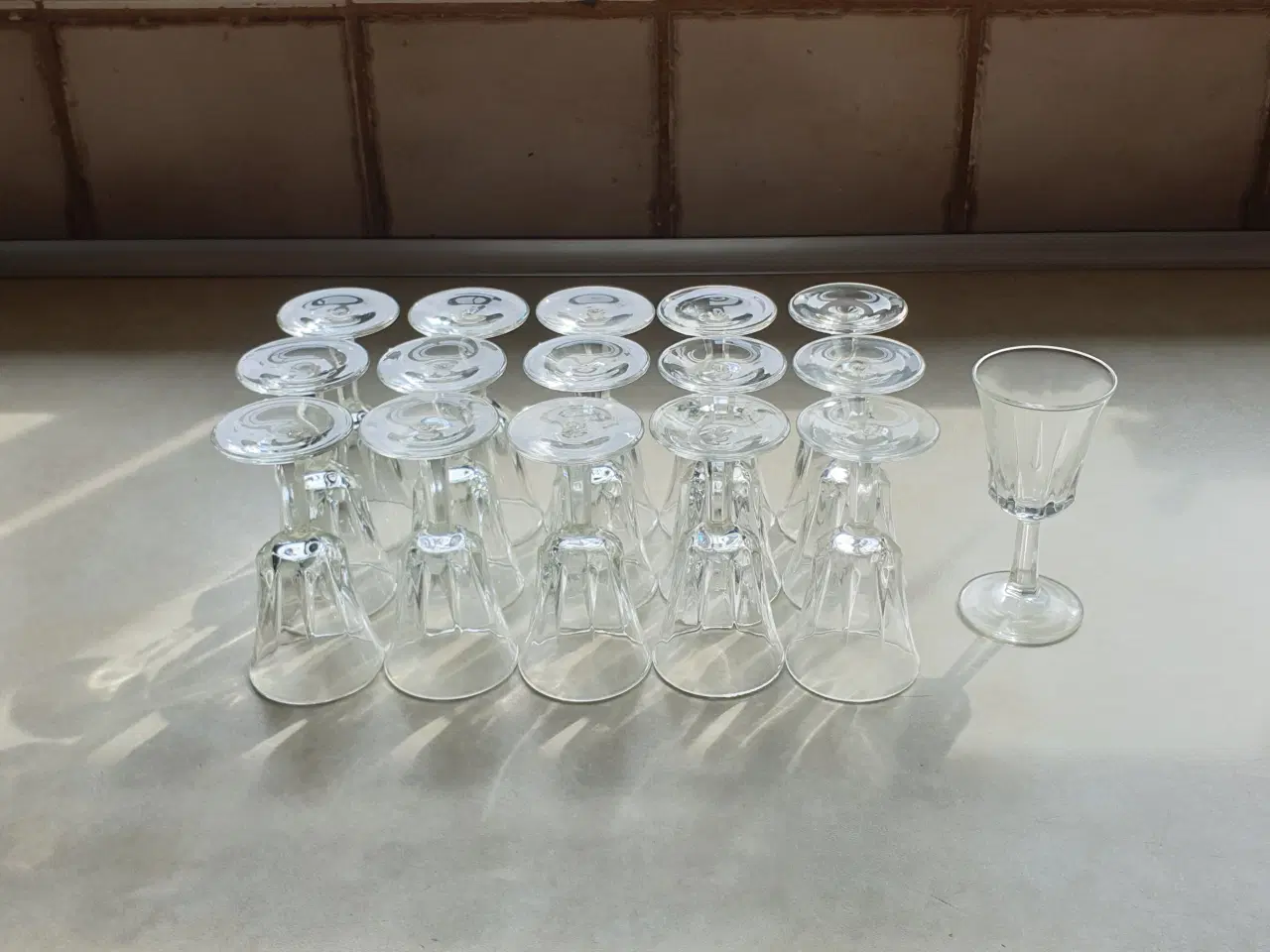 Billede 1 - Snapseglas Diamant 16stk ialt50kr