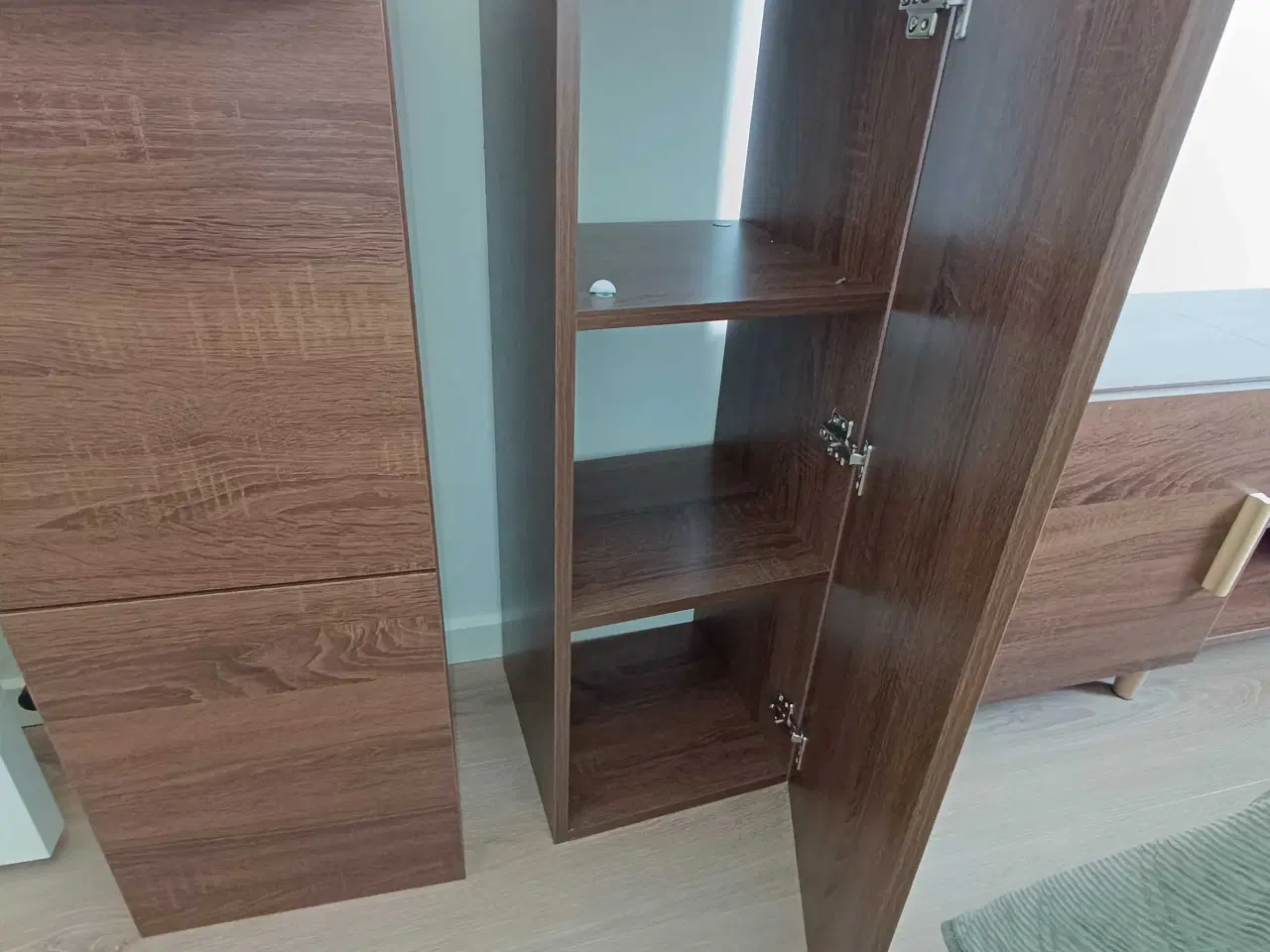 Billede 5 - Flot tv, med væg moduler!