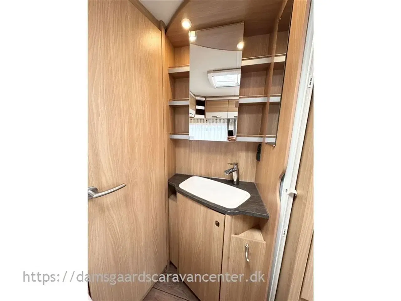 Billede 15 - 2018 - Knaus Südwind Silver Selection 450 FU   Franskseng-Gulvtemp.-Mover-Telt