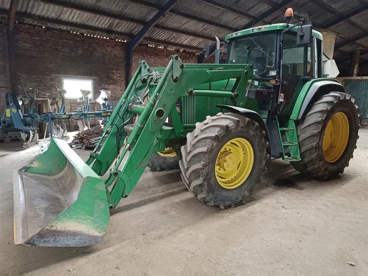 Billede 2 - John Deere 6910 med front læsser