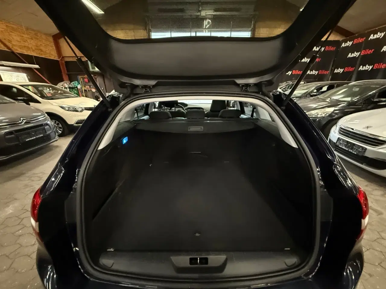 Billede 9 - Peugeot 308 1,6 BlueHDi 120 Allure Sky SW