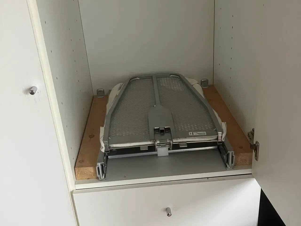 Billede 2 - Strygebræt til skab 