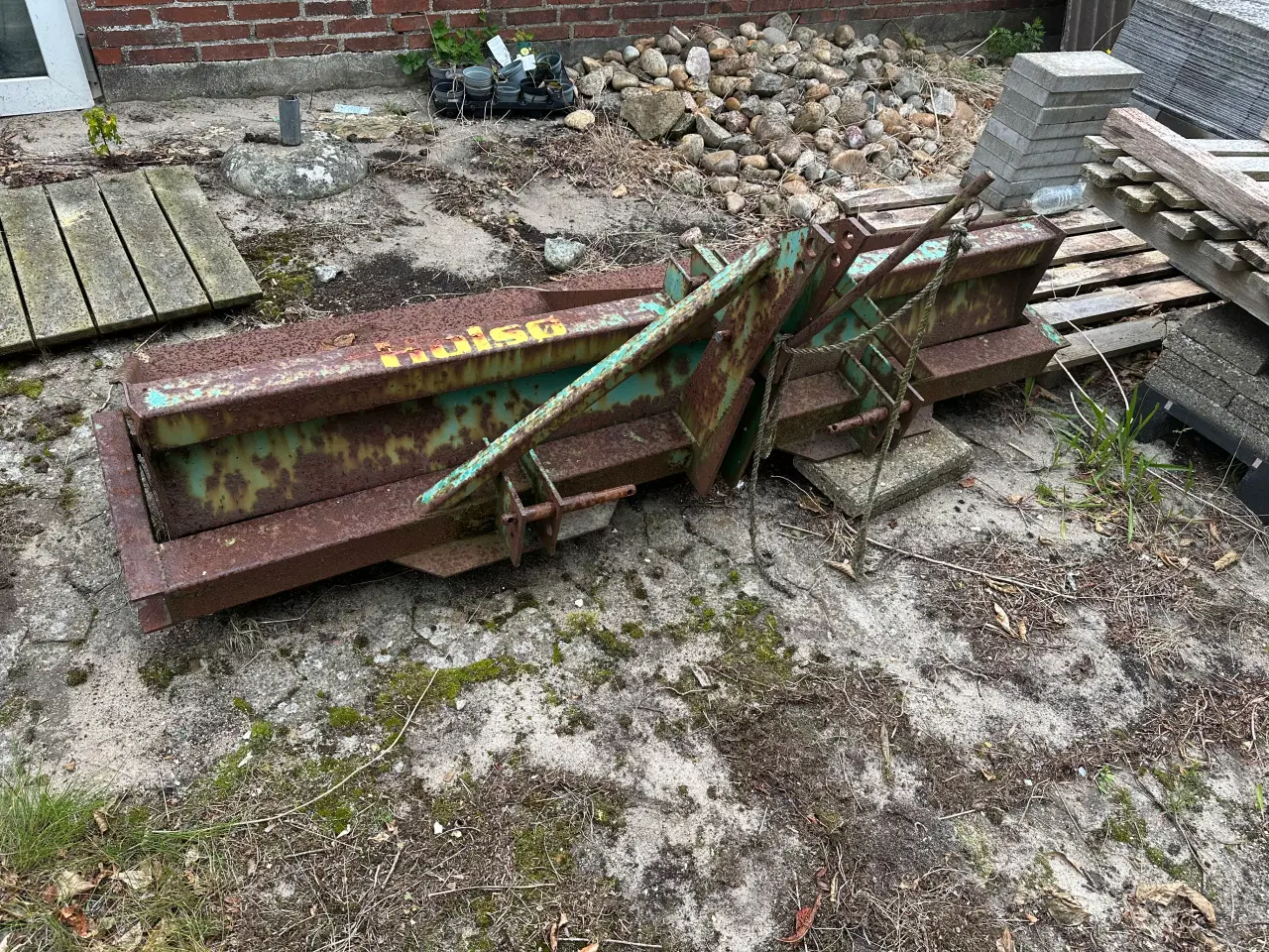 Billede 5 - Ældre landbrugsmaskiner sælges. 500kr pr. del.