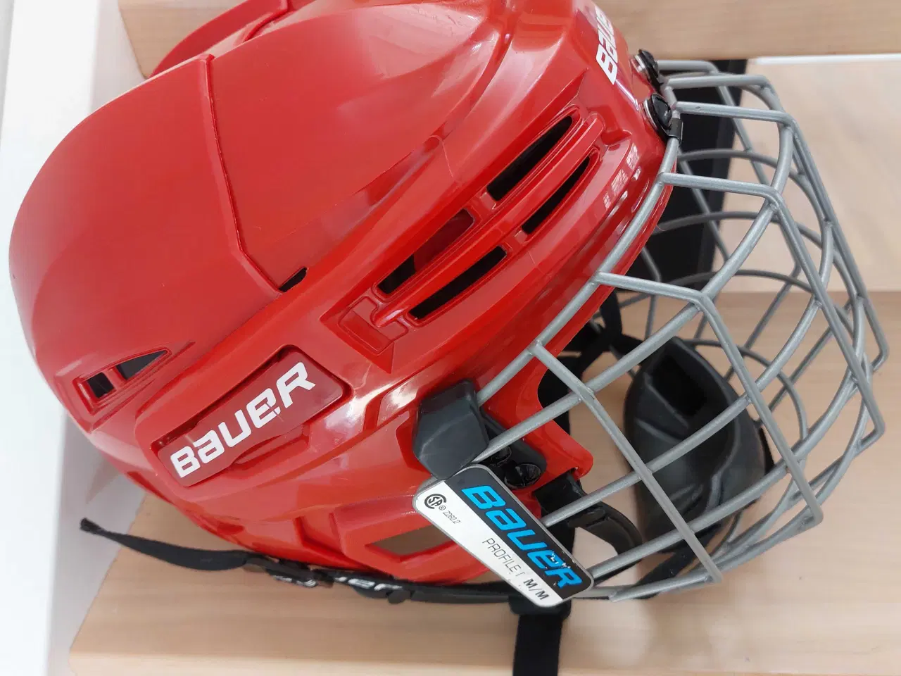 Billede 2 - Bauer ishockeyhjelm. Str. Junior M/M. Passer til U