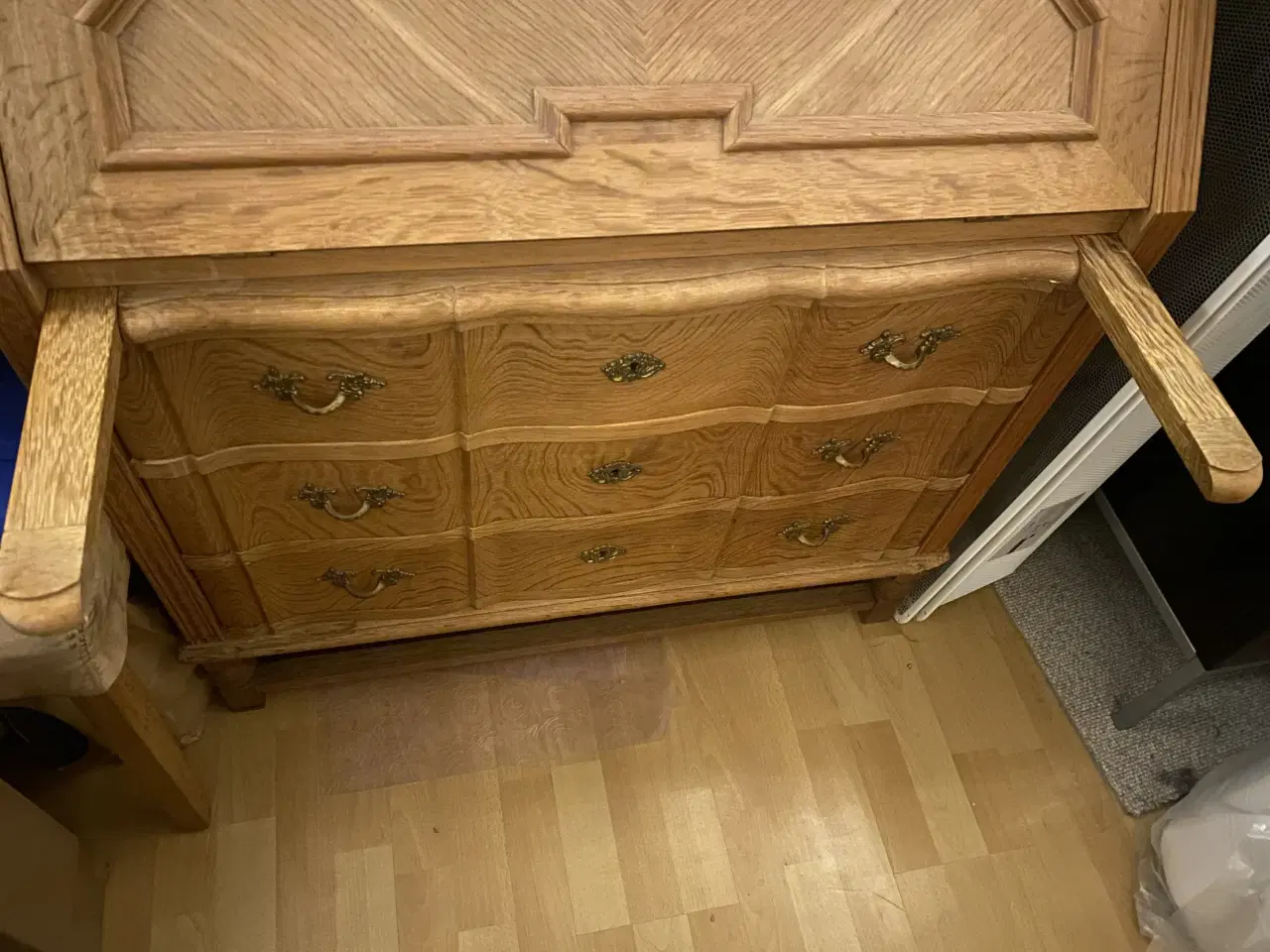 Billede 6 - Skab med skrivepult