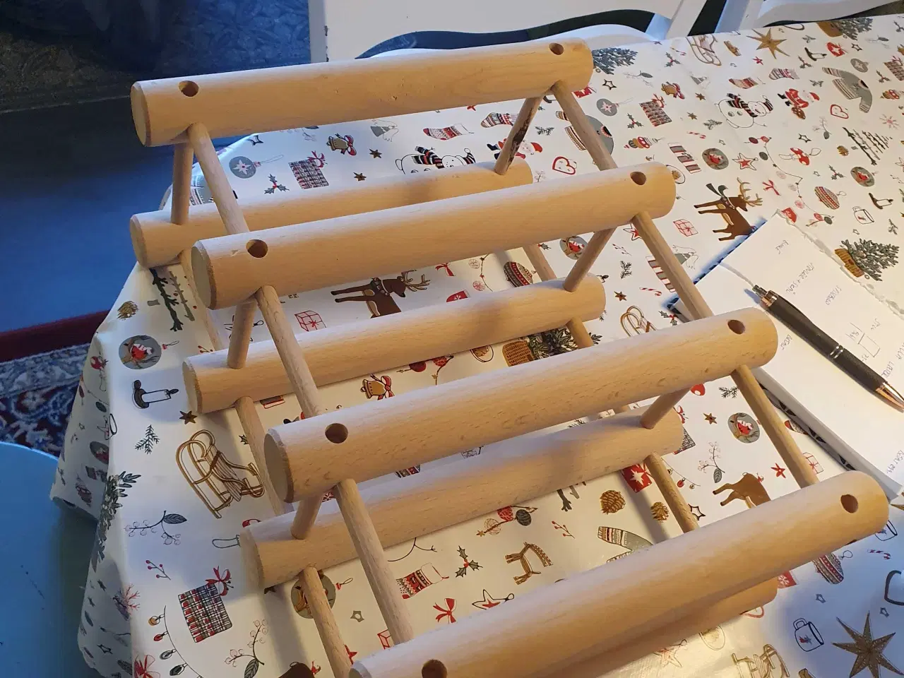 Billede 1 - Vinreol i lyst træ