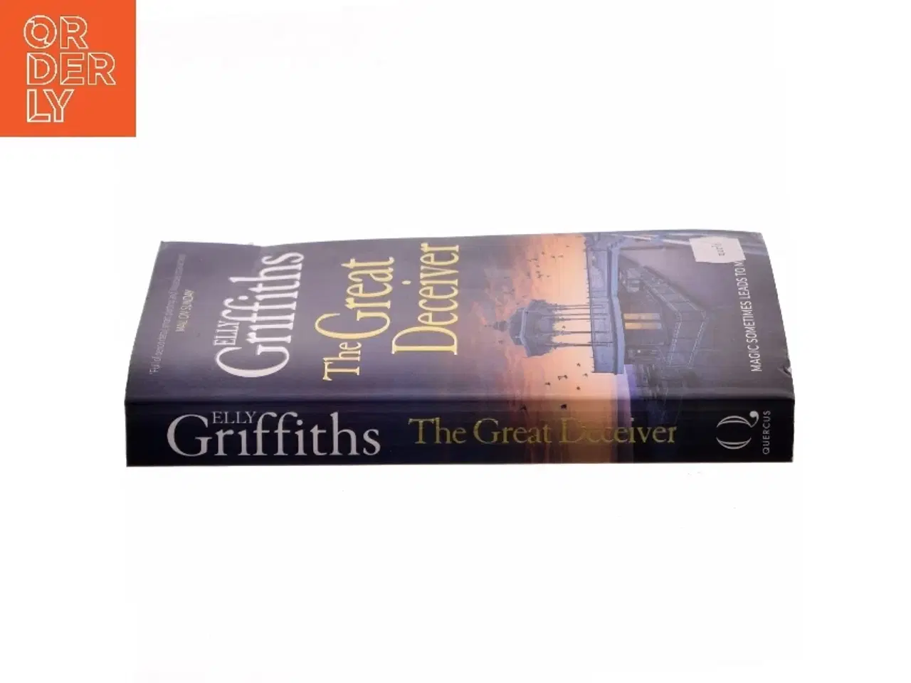 Billede 2 - The Great Deceiver af Elly Griffiths (Bog)