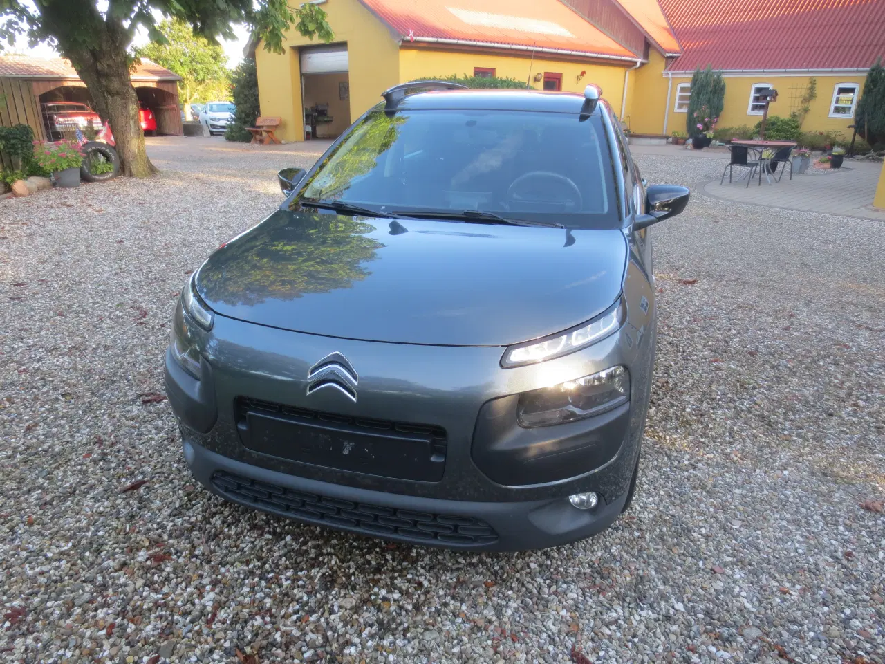 Billede 2 - Citroen C4 Cactus 1.2 i År 2015. Nysynet  