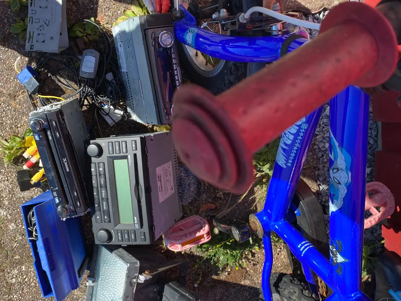 Billede 3 - Bilradio, stænklapper og cykler