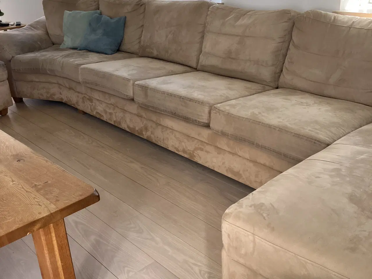 Billede 5 - Dejlig stor sofa til mindst 6 Pers.