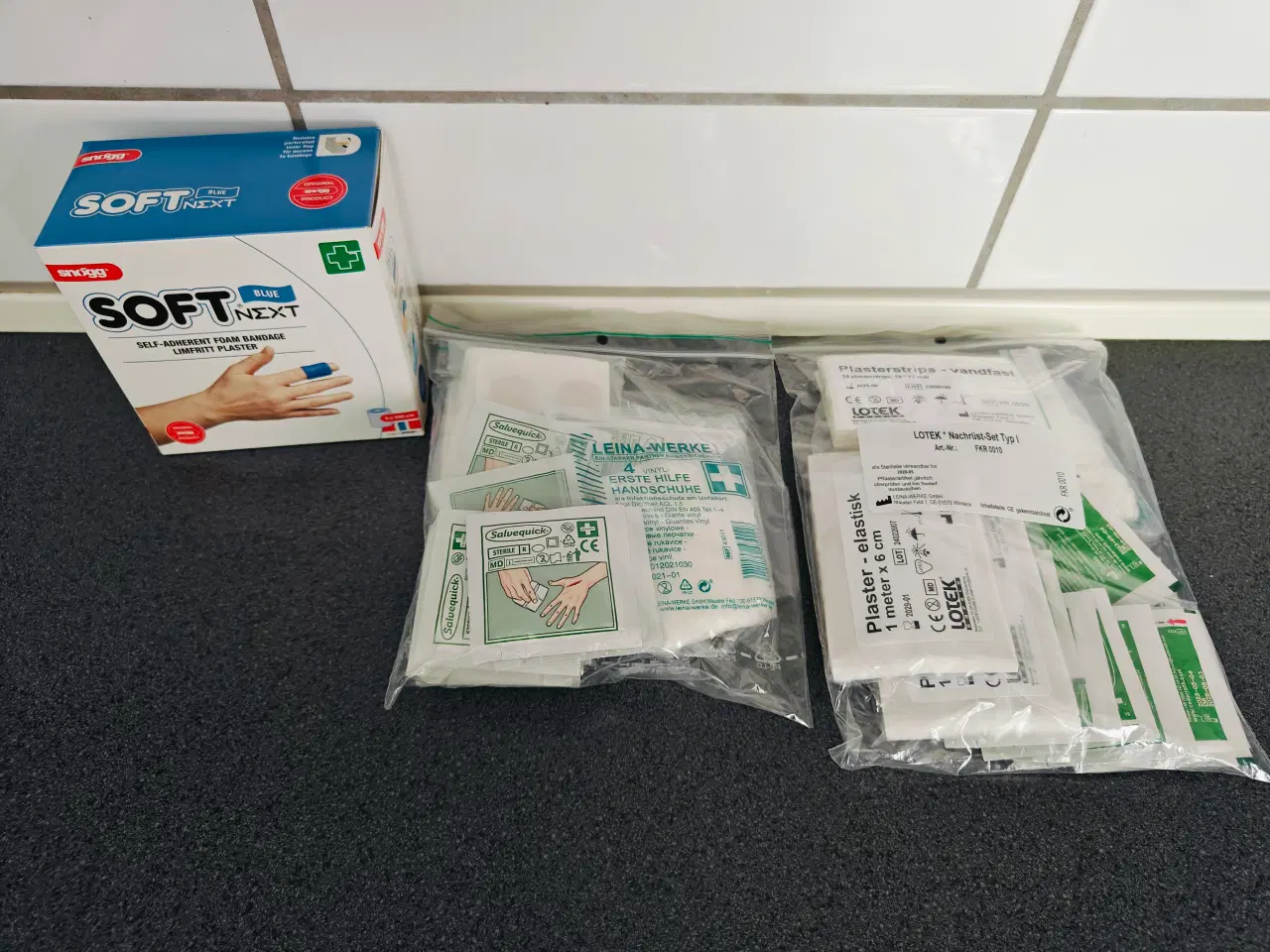 Billede 1 - Førstehjælps udstyr.