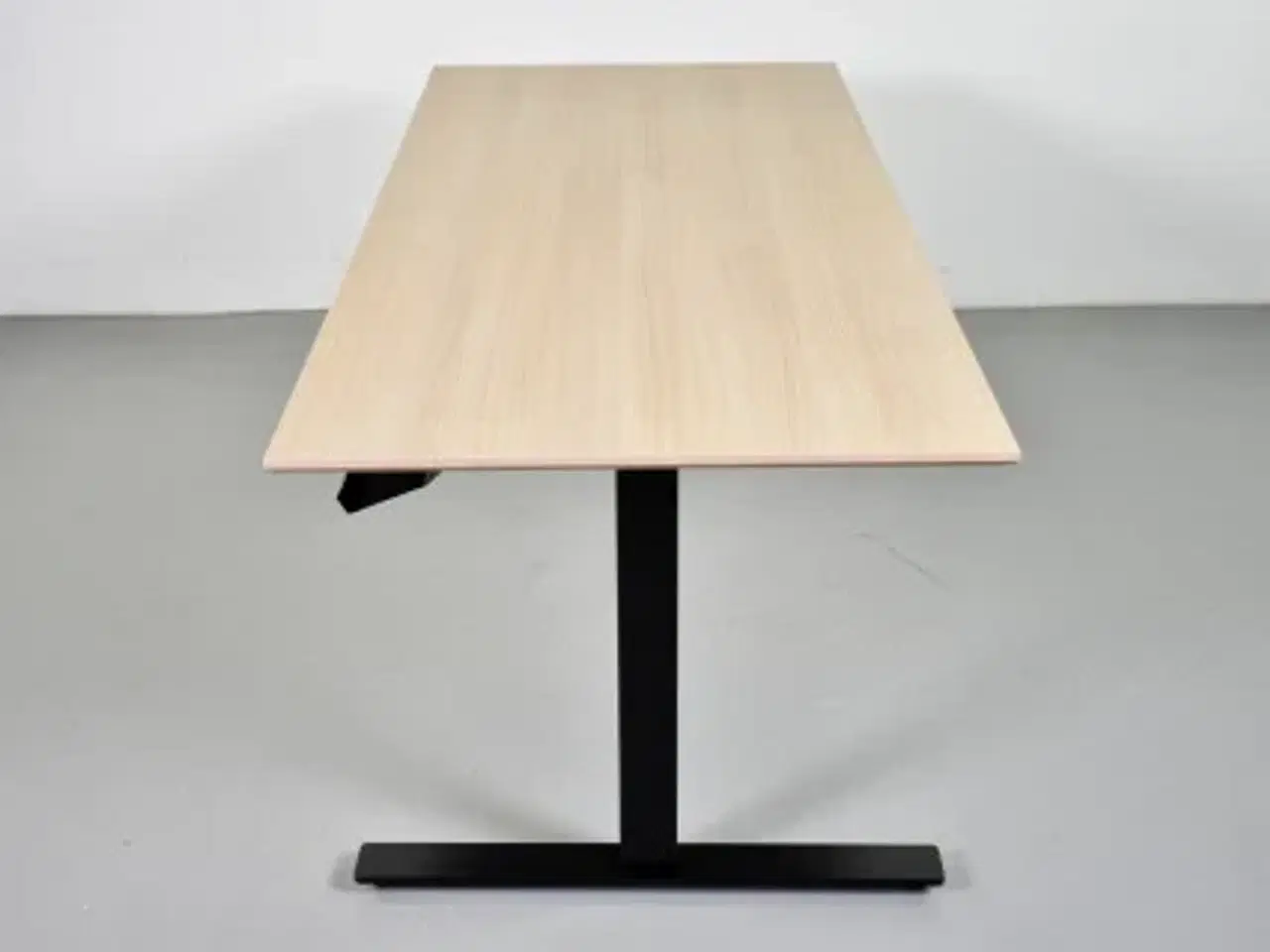 Billede 4 - Hæve-/sænkebord i eg med udtræksskuffe med lås