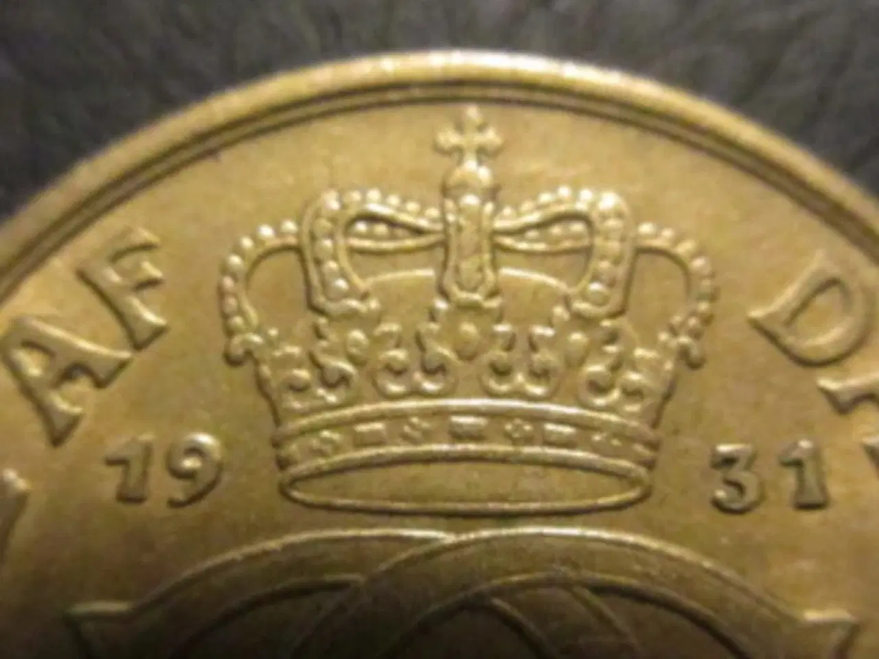 Billede 3 - 1 kr 1931 rest af møntskær