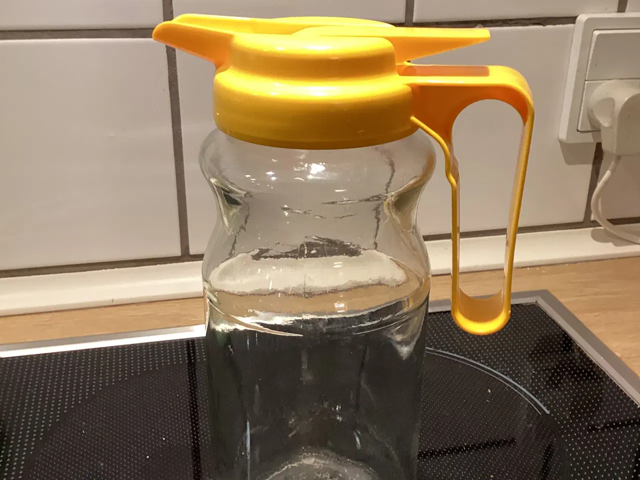 Billede 1 - Sunquick glaskande med gult låg