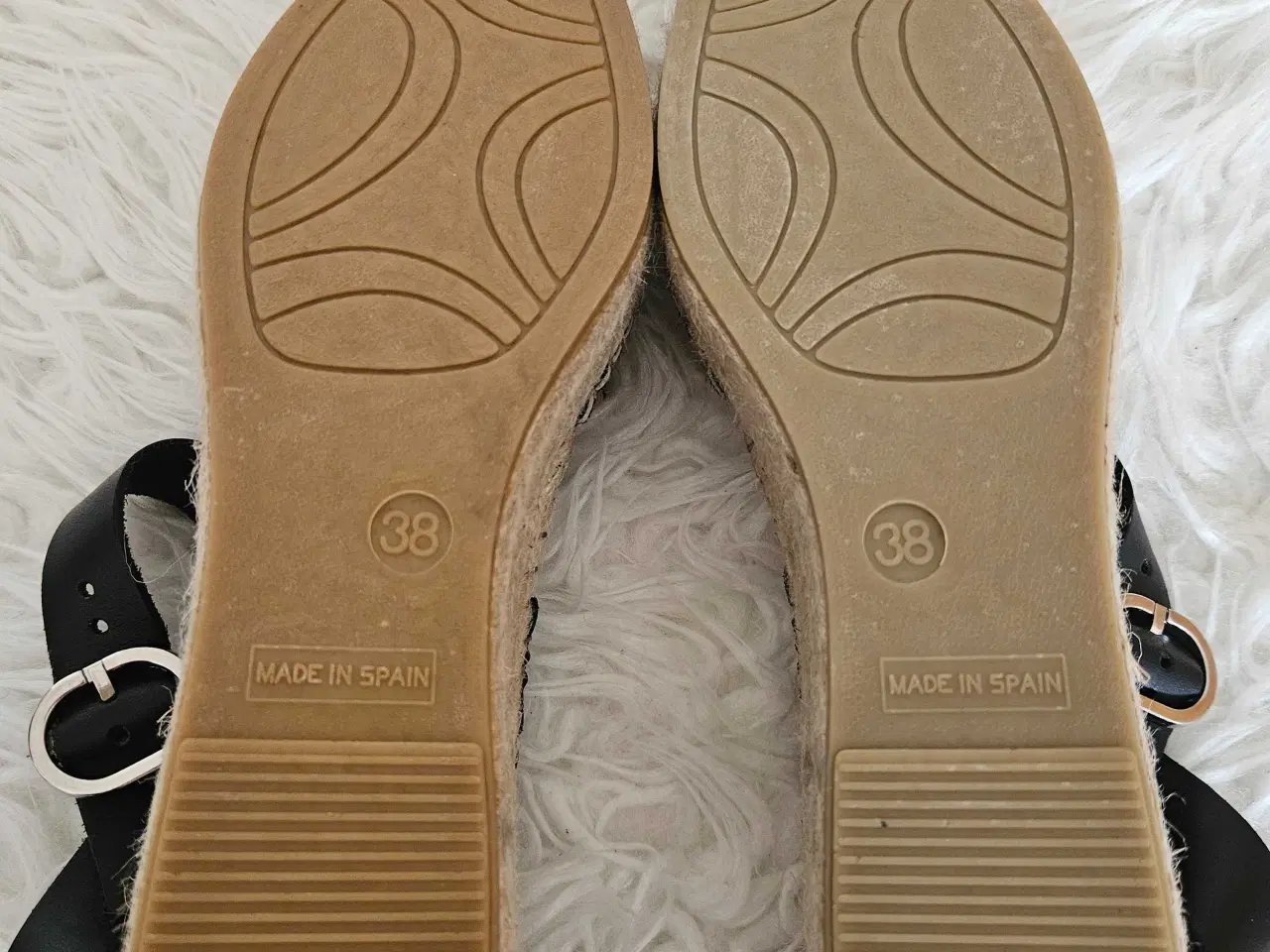 Billede 6 - FLOTTE NYE SANDALER 