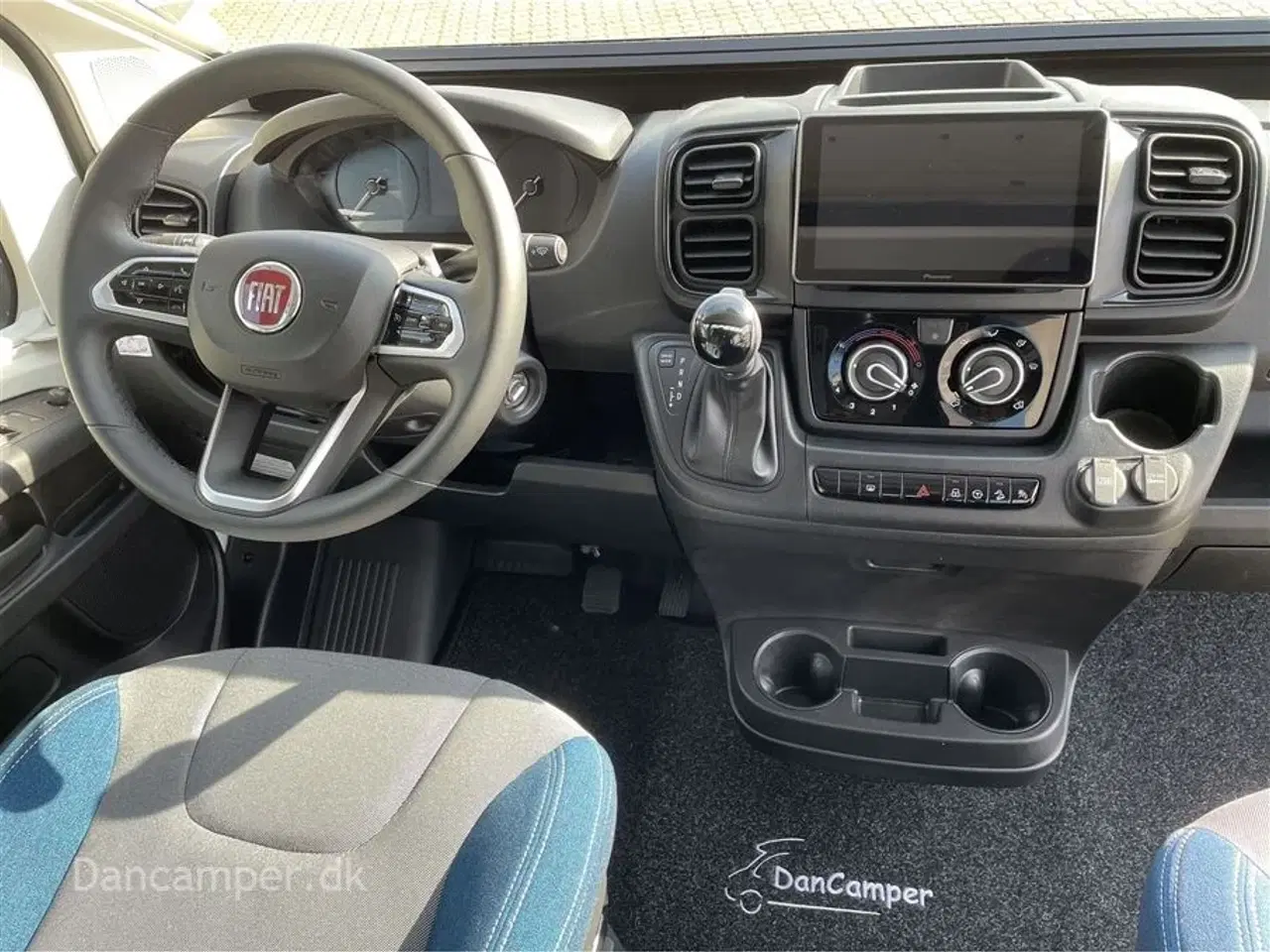 Billede 9 - 2024 - Chausson X650 Exclusive line   Messepris 1.019.900,- SPAR kr. 50.000,- Camper med stor Lounge og siddegruppe, 9-trins automatgear, sænkeseng, stor garage, specialfælge, Artic, Connect- og X-tilbehørspakke ,