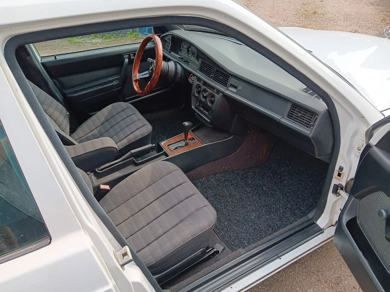 Billede 4 - Mercedes 190 2.5 D nysynet med plader 