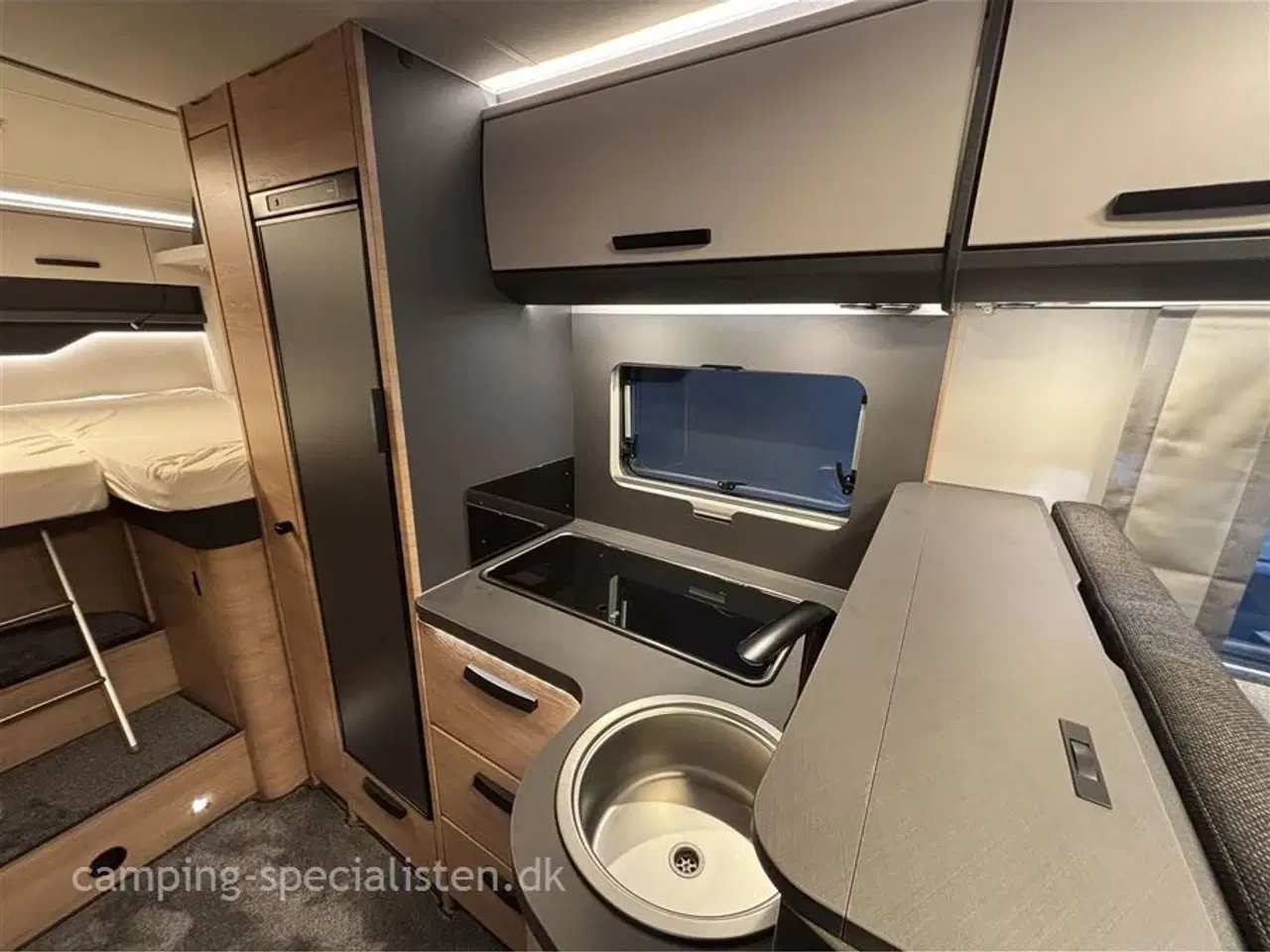 Billede 15 - 2026 - Knaus L!VE I 700 MEG Nyhed Knaus L!VE I 700 MEG 2026 med helt nyt interiør - kan ses nu hos Camping-Specialisten