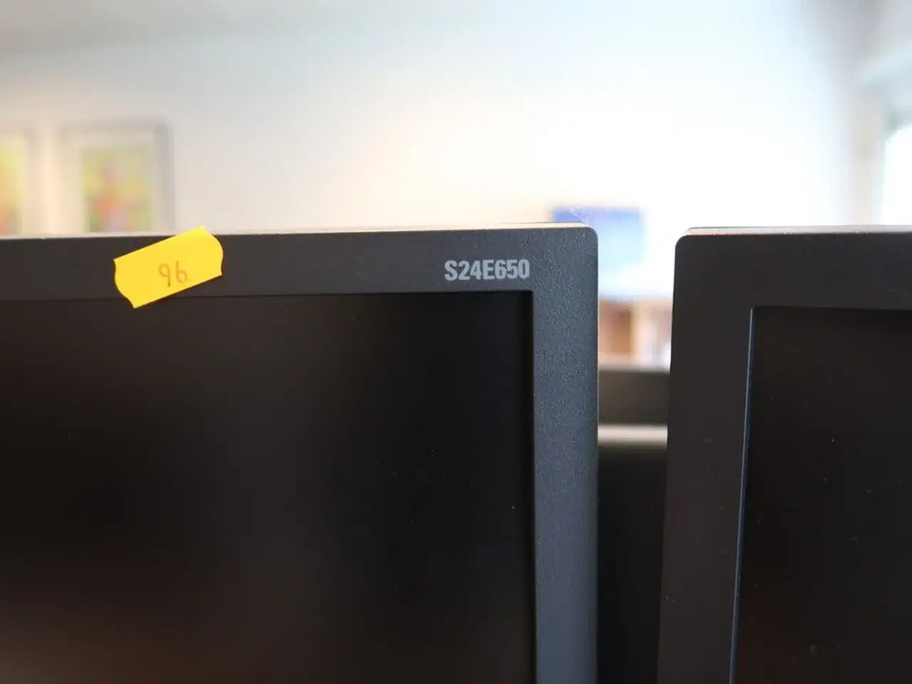 Billede 5 - 2 stk. computerskærme SAMSUNG S24E650 med tastatur og mus