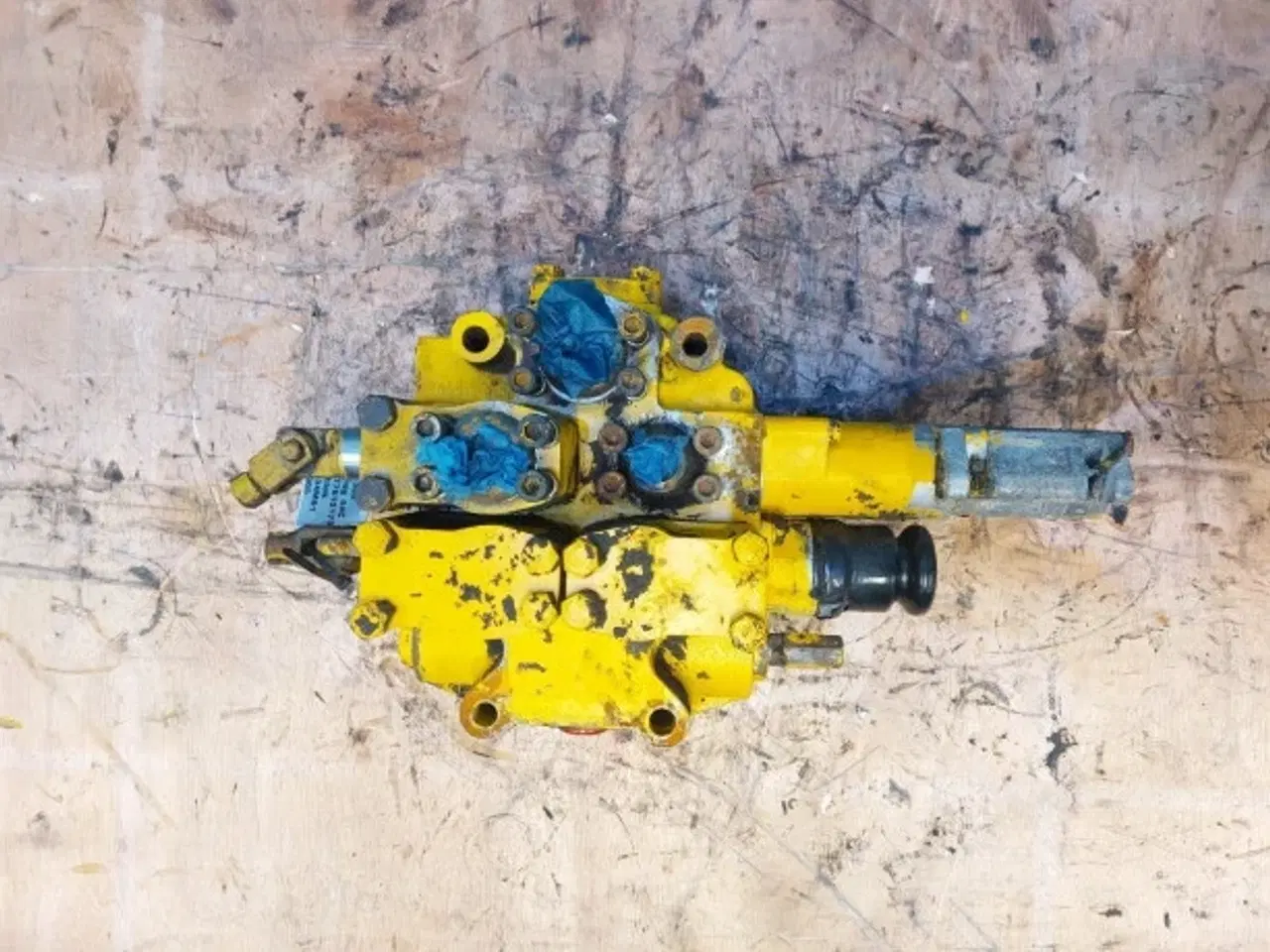 Billede 10 - Hanomag 44C  Ventilblok 2951934M91
