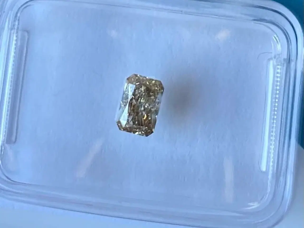 Billede 5 - 0,44 ct Naturlig Fancy Yellow Diamant - VS2– IGI-c