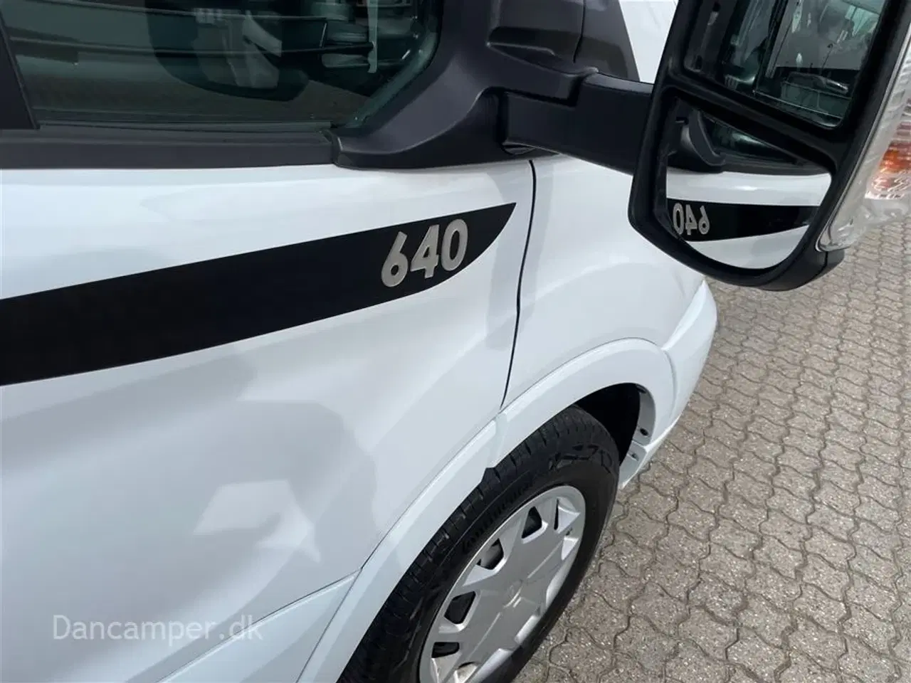 Billede 3 - 2021 - Chausson 640 Titanium Premium   Kommisionssalg - 200 AH Lithium, 2000W inverter, 170Hk &amp;amp;amp;amp;amp; 6-trins automatgear, Solceller mm.